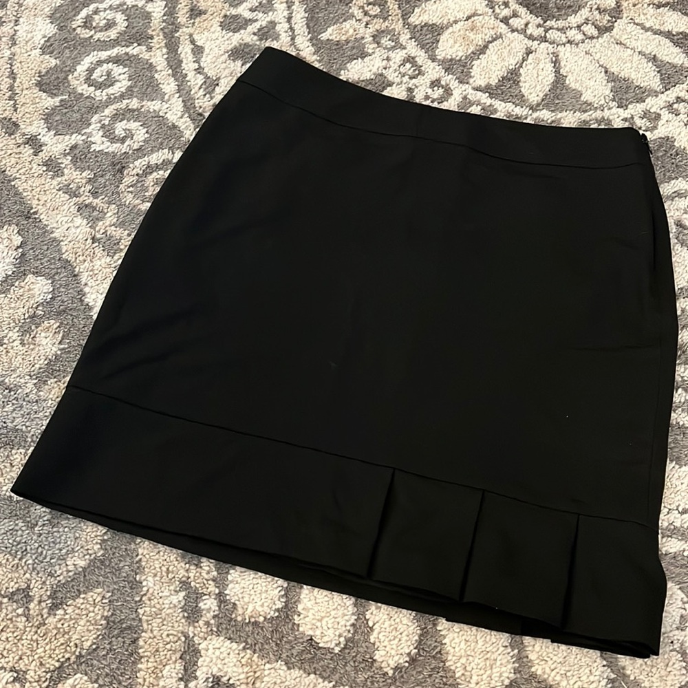 The Limited skirt with ruffle, black, size 12 EUC!